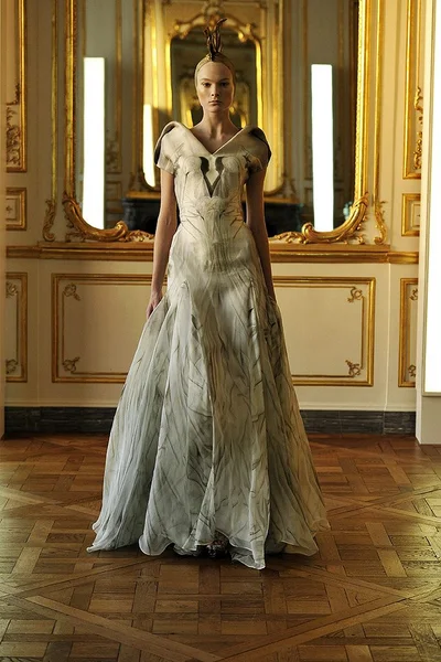 Look 11